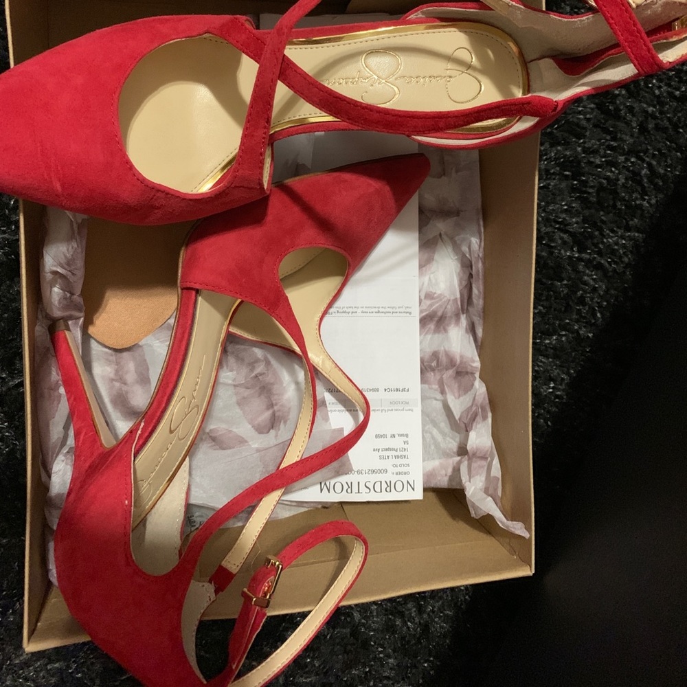 Red Pumps - Picture 4 of 4